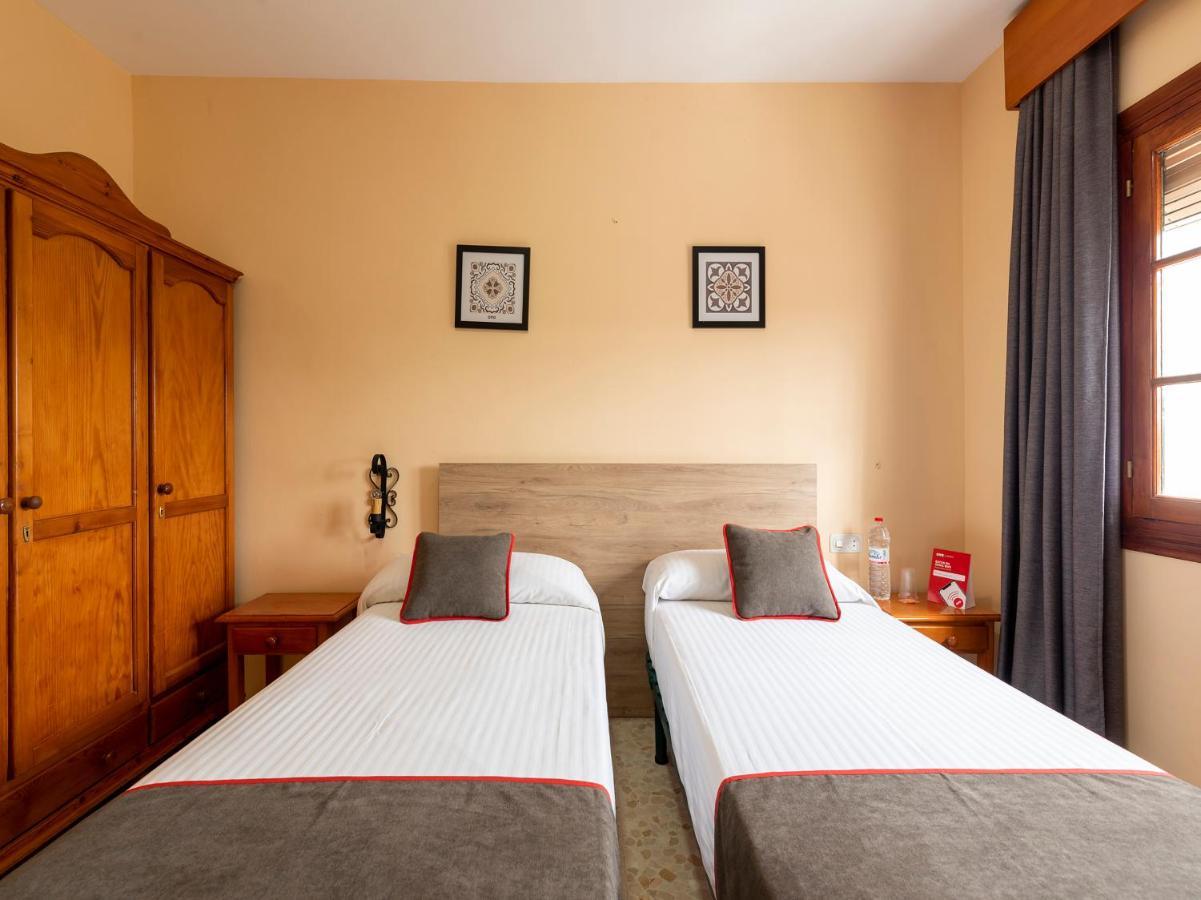 Oyo Hostal El Paisano Utrera Dış mekan fotoğraf
