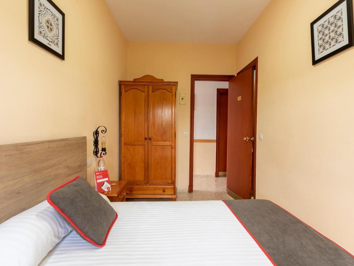Oyo Hostal El Paisano Utrera Dış mekan fotoğraf