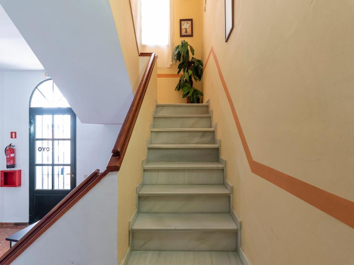 Oyo Hostal El Paisano Utrera Dış mekan fotoğraf