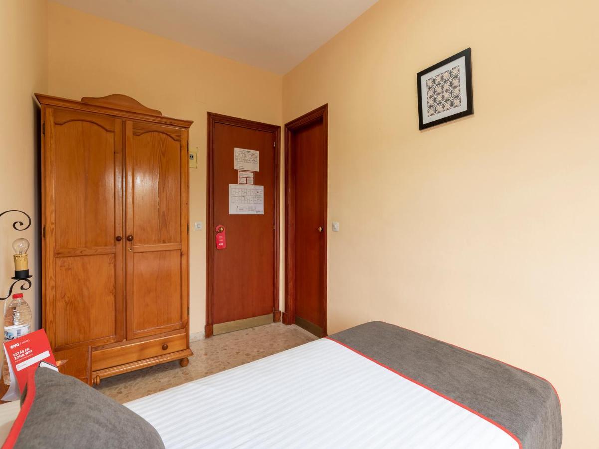 Oyo Hostal El Paisano Utrera Dış mekan fotoğraf