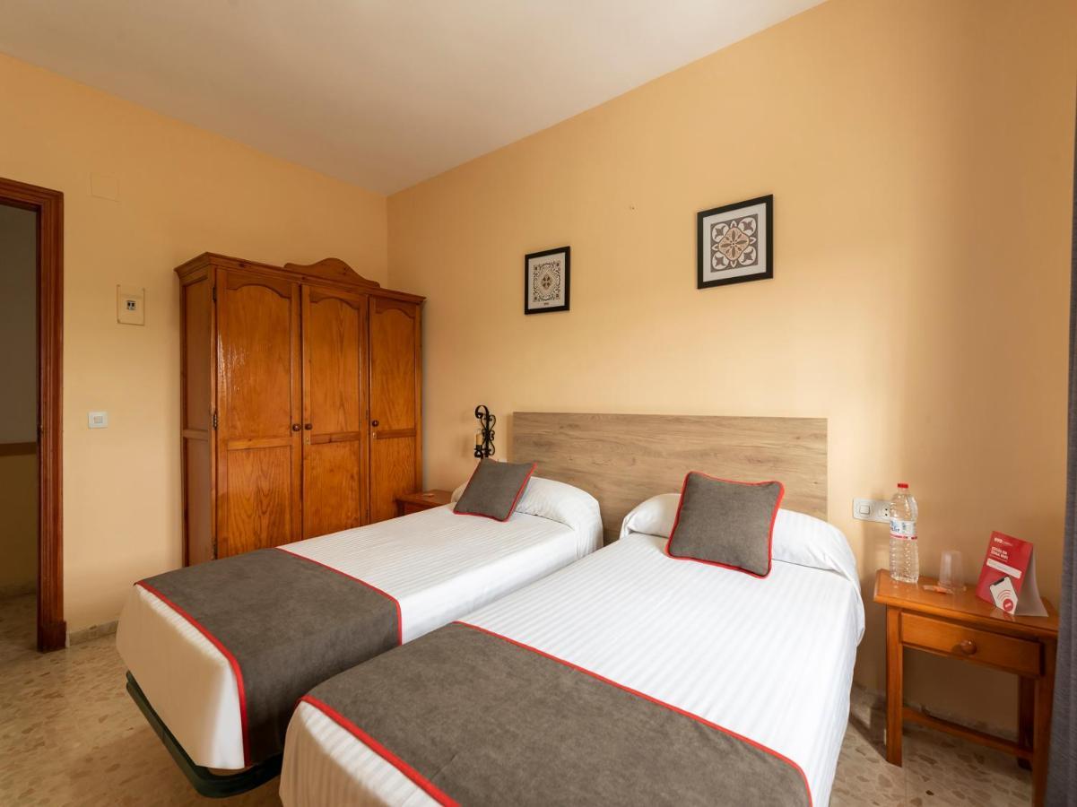 Oyo Hostal El Paisano Utrera Dış mekan fotoğraf