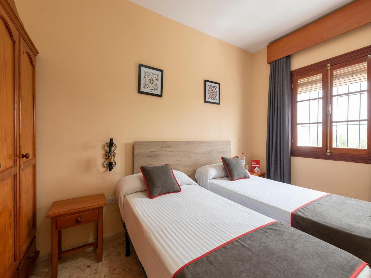 Oyo Hostal El Paisano Utrera Dış mekan fotoğraf