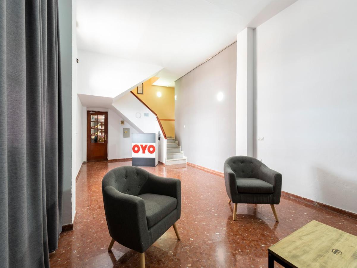 Oyo Hostal El Paisano Utrera Dış mekan fotoğraf
