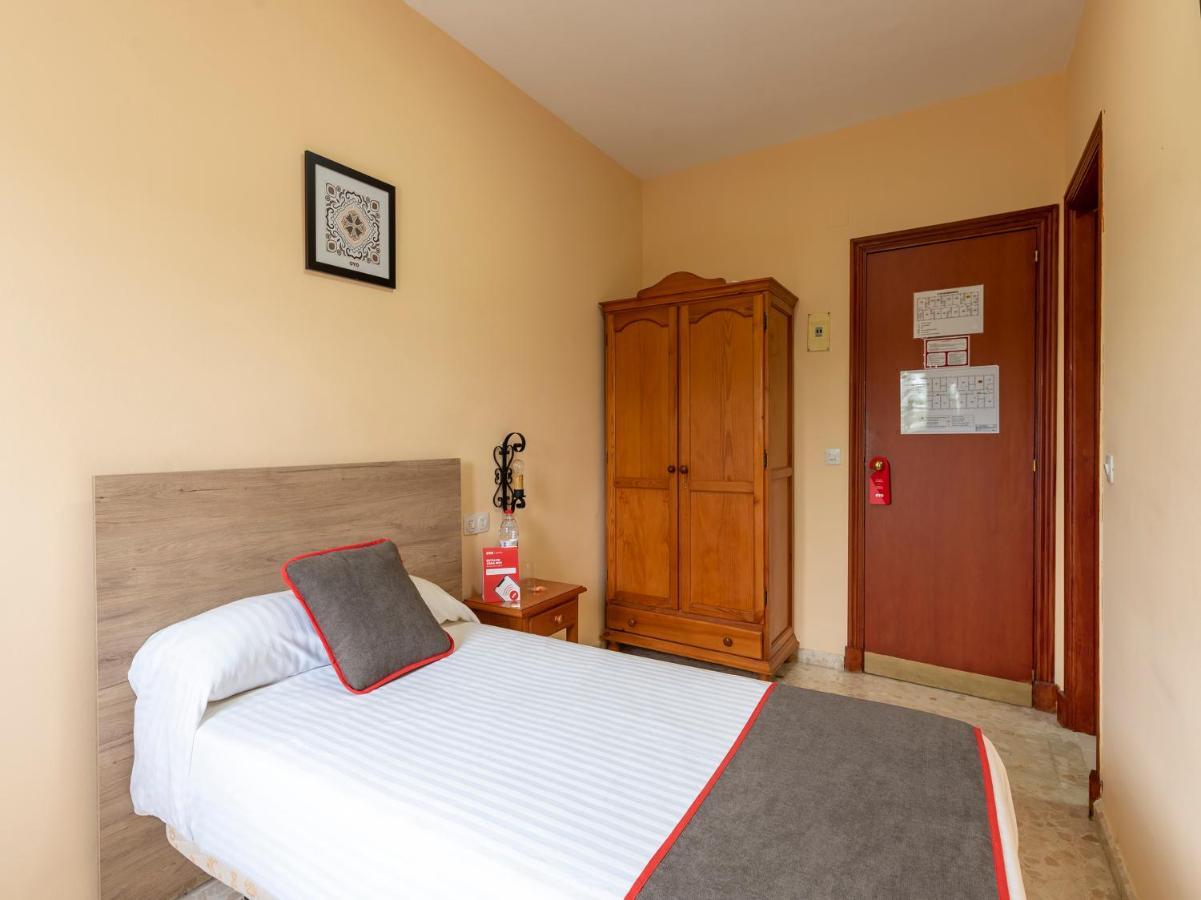 Oyo Hostal El Paisano Utrera Dış mekan fotoğraf