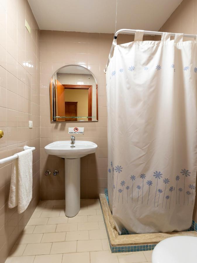 Oyo Hostal El Paisano Utrera Dış mekan fotoğraf