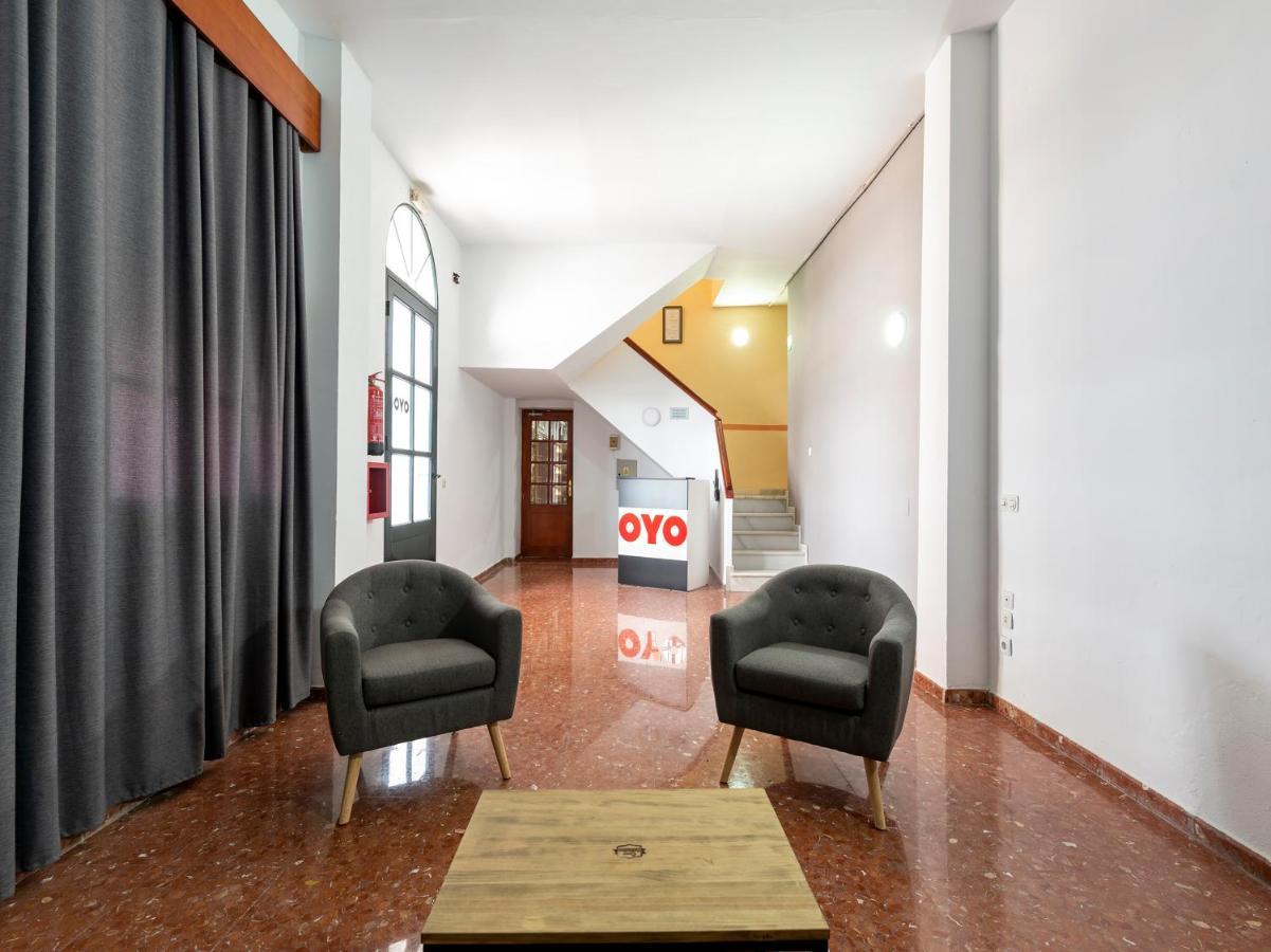 Oyo Hostal El Paisano Utrera Dış mekan fotoğraf