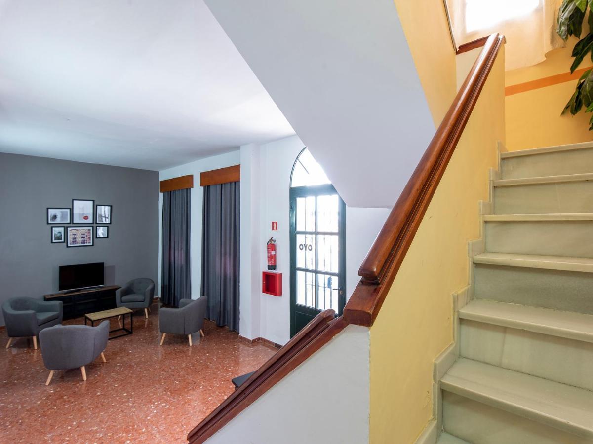 Oyo Hostal El Paisano Utrera Dış mekan fotoğraf
