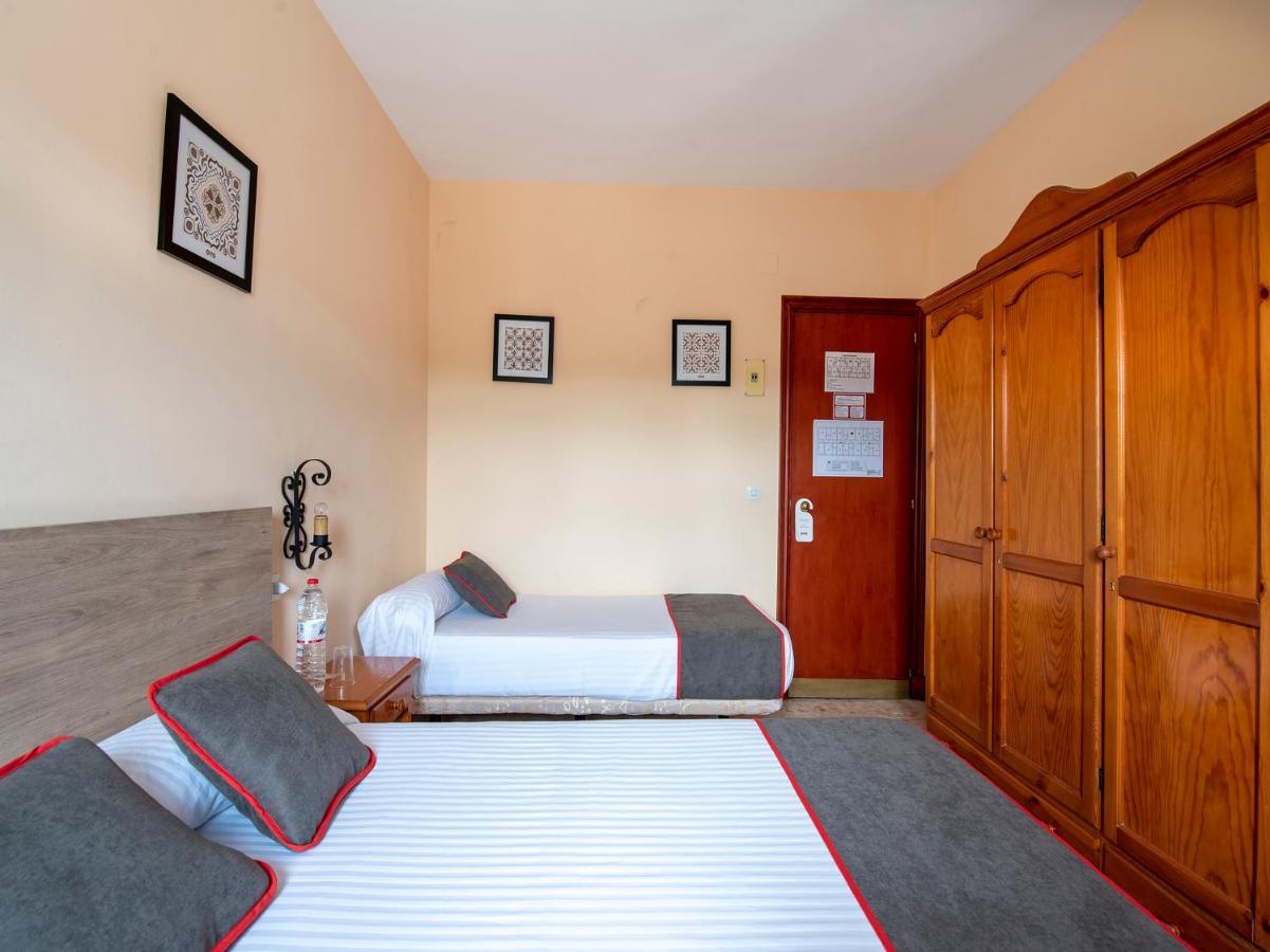 Oyo Hostal El Paisano Utrera Dış mekan fotoğraf